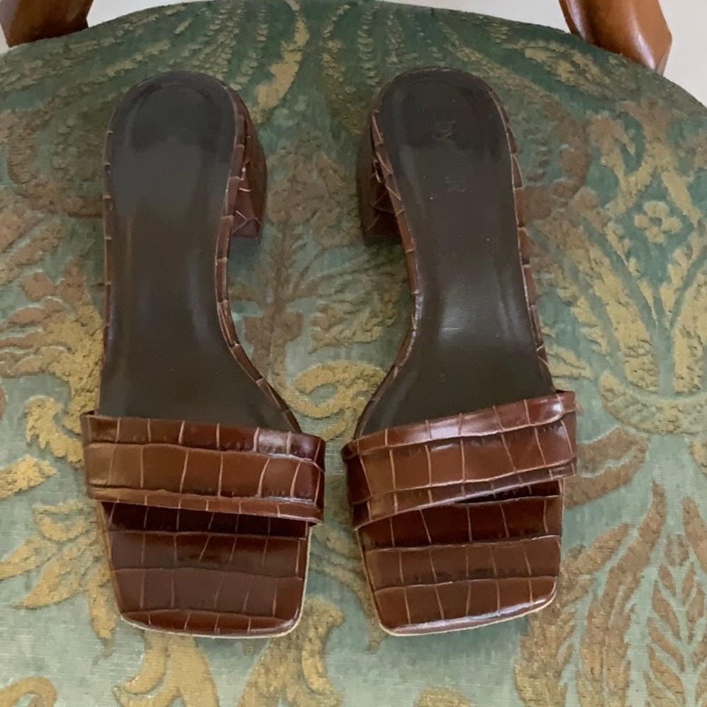 By Far Vero Cuoio Leather Open Square Toe 1 1/2” Sandal Excellent brown Croc